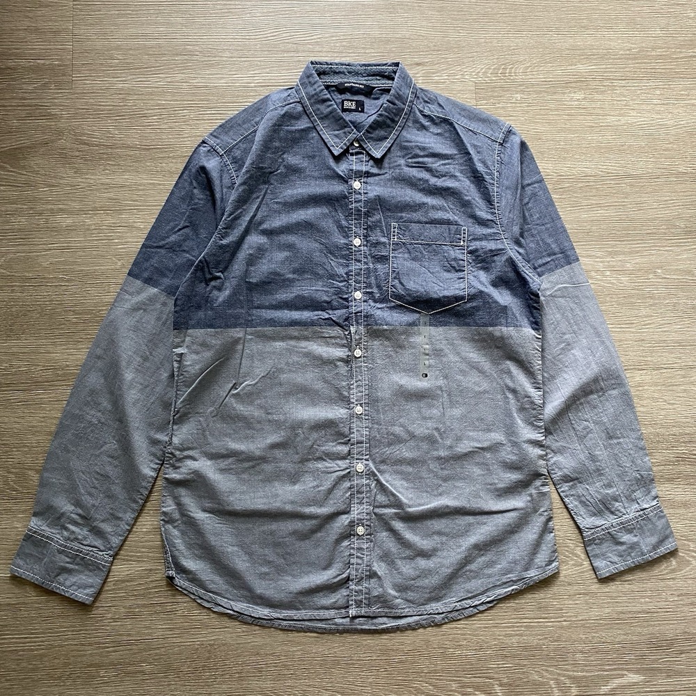BKE Buckle Chambray Button Up Shirt Men's L Blue Gray Color Block Standard Fit